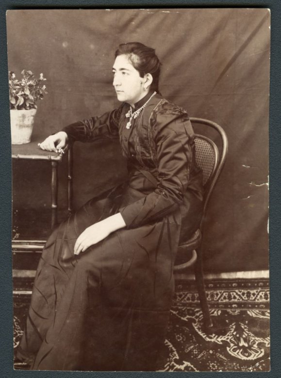 Fəslibahar xanım: Şahzadə, şairə, şərqiçi Fəslibahar xanım: Şahzadə, şairə, şərqiçi