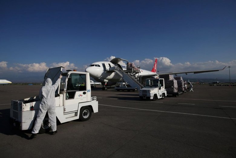 Türkiyə ABŞ-a tibbi avadanlıq göndərir Türkiyə ABŞ-a tibbi avadanlıq göndərir