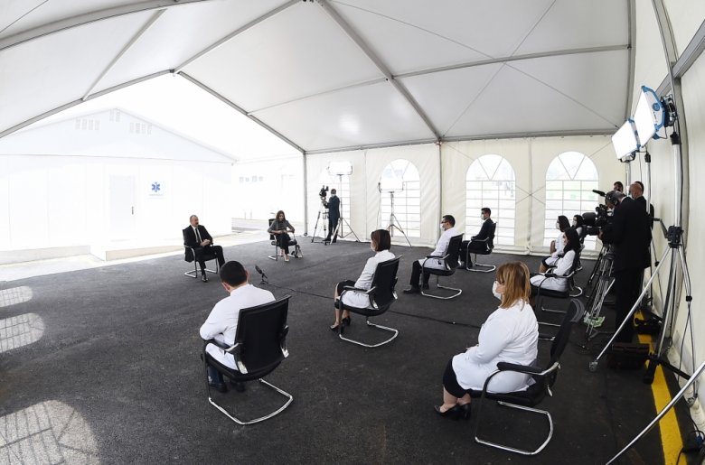 Prezident və birinci xanım Bakıda modul tipli ilk xəstəxana kompleksinin açılışında iştirak ediblər Prezident və birinci xanım Bakıda modul tipli ilk xəstəxana kompleksinin açılışında iştirak ediblər