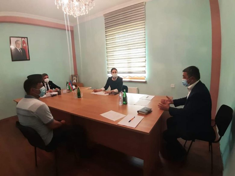 Vüqar Bayramov seçicilərlə görüşlərə başlayıb Vüqar Bayramov seçicilərlə görüşlərə başlayıb