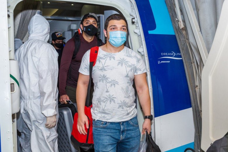 Nyu-Yorkdan Bakıya çarter reysi ilə 217 Azərbaycan vətəndaşı gətirilib