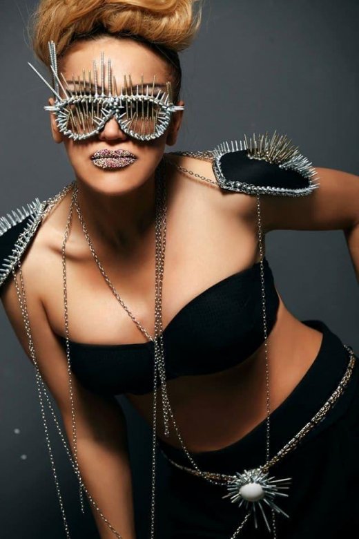 Müğənni yeni fotosessiyası ilə gündəmə gəlib