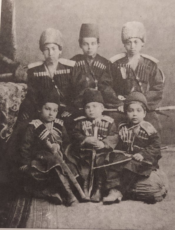 Əhməd xan Naxçıvanski kimdir?