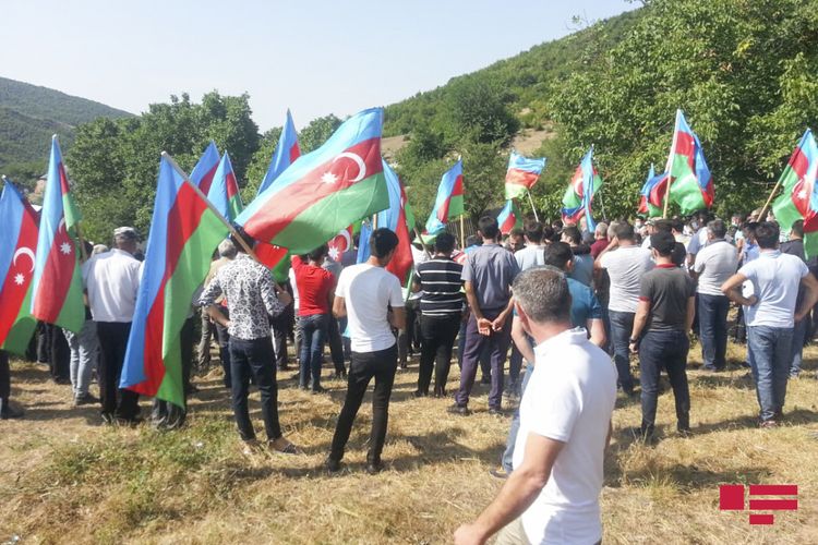 Şəhid olan əsgərimiz dəfn edilib Şəhid olan əsgərimiz dəfn edilib