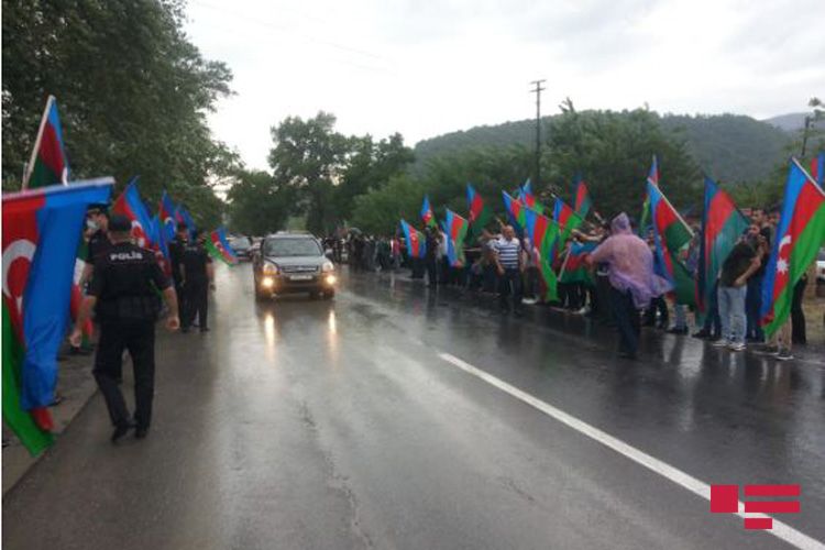 Şəhid general-mayor Polad Həşimovla ata ocağında vida mərasimi keçirilib