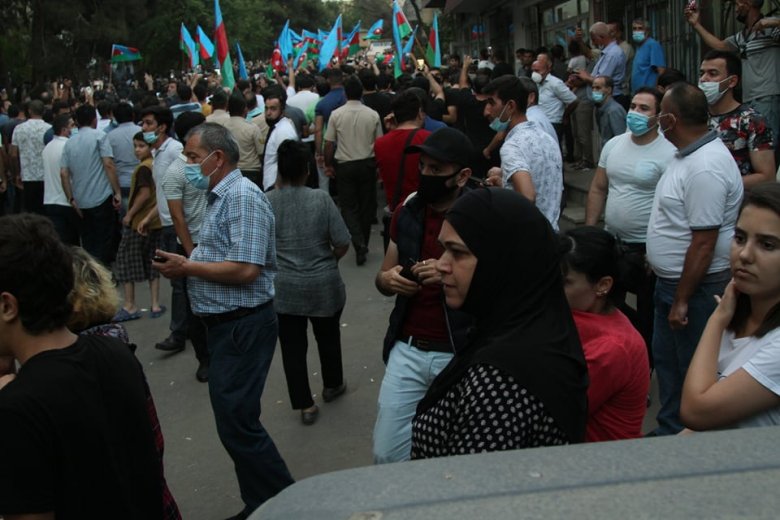 Bakıda Milli Orduya dəstək aksiyası keçirilib Bakıda Milli Orduya dəstək aksiyası keçirilib