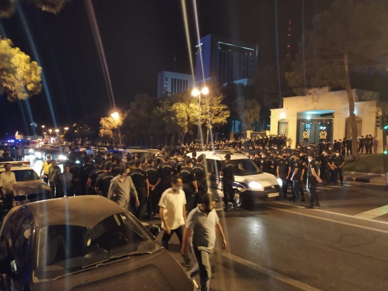 Bakıda Milli Orduya dəstək aksiyası keçirilib Bakıda Milli Orduya dəstək aksiyası keçirilib