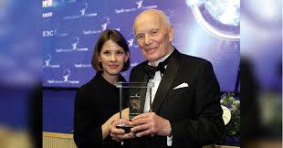 Ömrün ikinci əsrinə qədəm qoysa da... Ömrün ikinci əsrinə qədəm qoysa da...