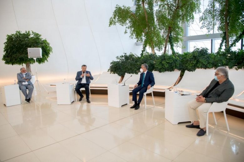 Prezidentin köməkçisi bir sıra ziyalı və ictimai xadimlərlə görüşdü, müzakirə aparıldı - Fotolar Prezidentin köməkçisi bir sıra ziyalı və ictimai xadimlərlə görüşdü, müzakirə aparıldı - Fotolar