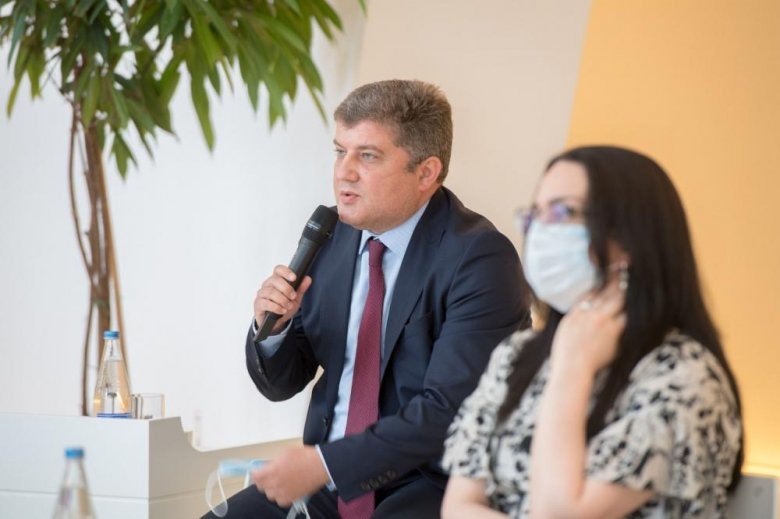 Prezidentin köməkçisi bir sıra ziyalı və ictimai xadimlərlə görüşdü, müzakirə aparıldı - Fotolar Prezidentin köməkçisi bir sıra ziyalı və ictimai xadimlərlə görüşdü, müzakirə aparıldı - Fotolar