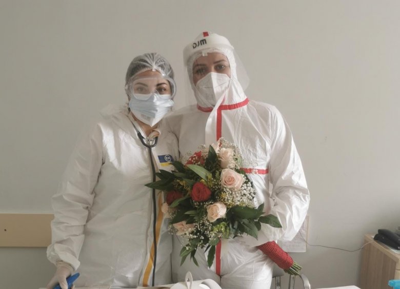 Pandemiya xəstəxanasının həkimi: “Cəmi bir həftəyə...” Pandemiya xəstəxanasının həkimi: “Cəmi bir həftəyə...”