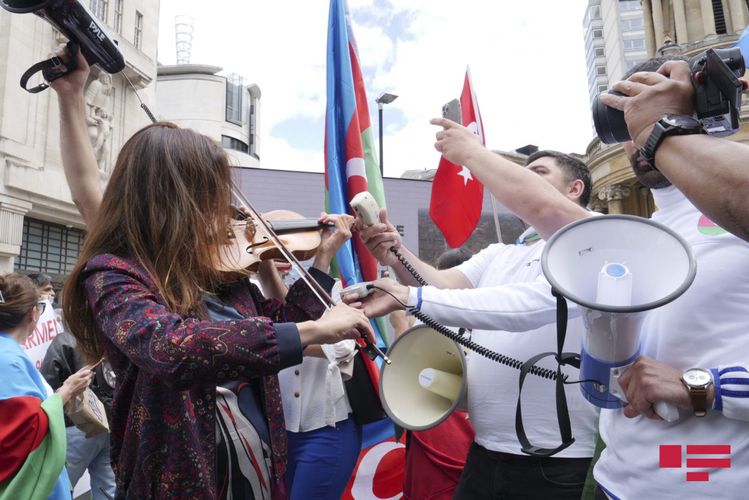 Londonda Ermənistanın təcavüzünə qarşı aksiya keçirilib