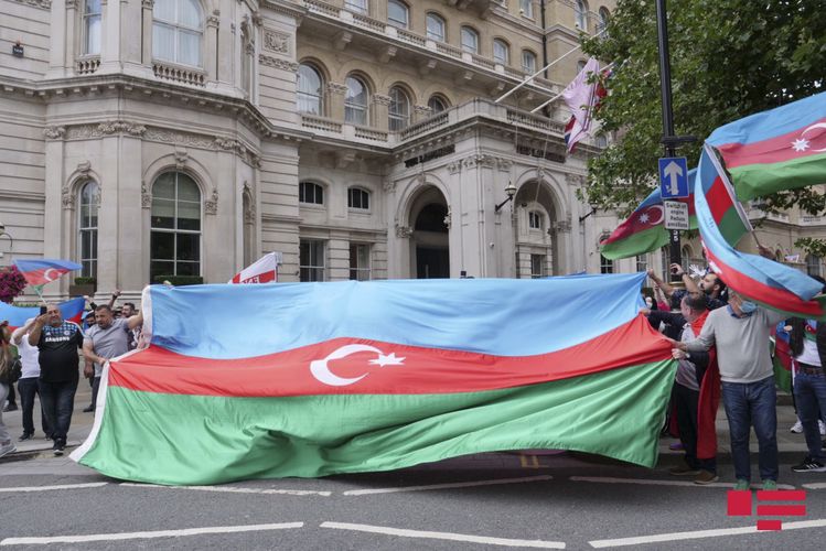 Londonda Ermənistanın təcavüzünə qarşı aksiya keçirilib