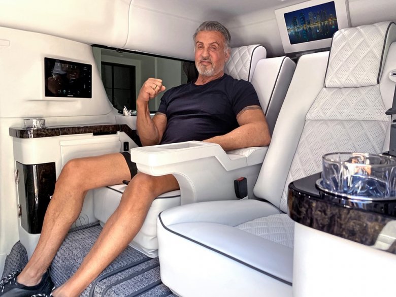 Stallone “Cadillac”-ını satır