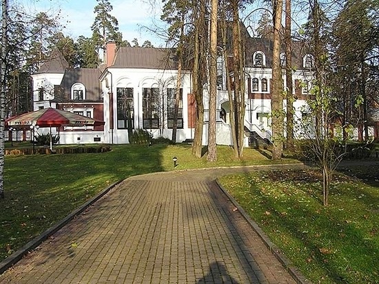 Lukaşenko Rusiyadakı bağ evini satmaqdan vaz keçib Lukaşenko Rusiyadakı bağ evini satmaqdan vaz keçib