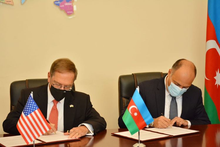 Nazir müavini ABŞ-ın Azərbaycandakı səfiri ilə görüşüb Nazir müavini ABŞ-ın Azərbaycandakı səfiri ilə görüşüb