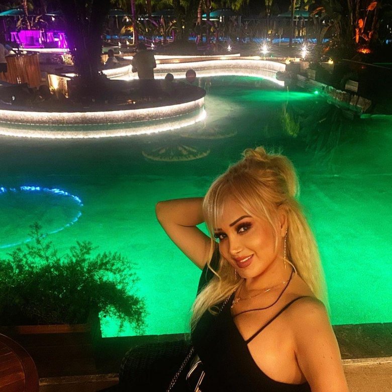 Məleykə Əsədova gözəllik sirrini açıb