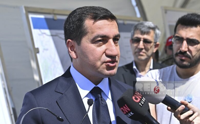 Hikmət Hacıyev: “Erməni sakinlərinin hər hansı təchizata ehtiyacı olsa, Ağdam-Xankəndi yolu işləkdir”