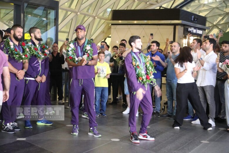 Yay Olimpiya Oyunlarında iştirak edən idmançılarımızın növbəti qrupu Vətənə qayıdıb