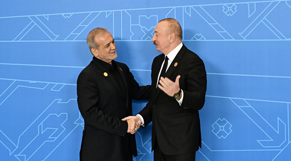 Prezident İlham Əliyev Məsud Pezeşkiana zəng edib