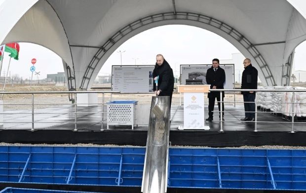 İlham Əliyev yeni müəssisənin təməlini qoyub