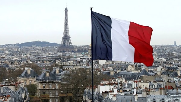 Fransalı məmurlara yeni qadağalar tətbiq olunur