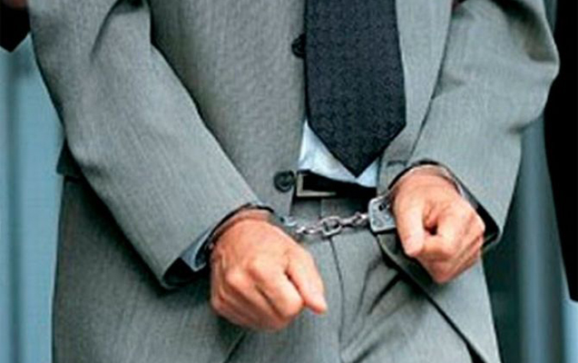 Nazirliyin əməkdaşı 18 kq qızılla tutulub