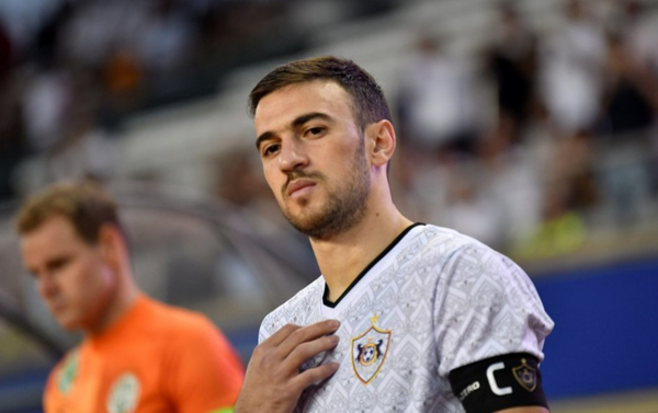 Qara Qarayev millinin məşqçisi təyin edilib