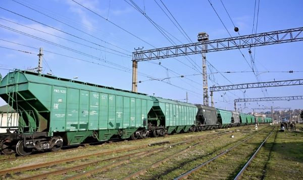 Biləcəridən Ermənistana Rusiya taxılı daşıyan qatar yola düşüb